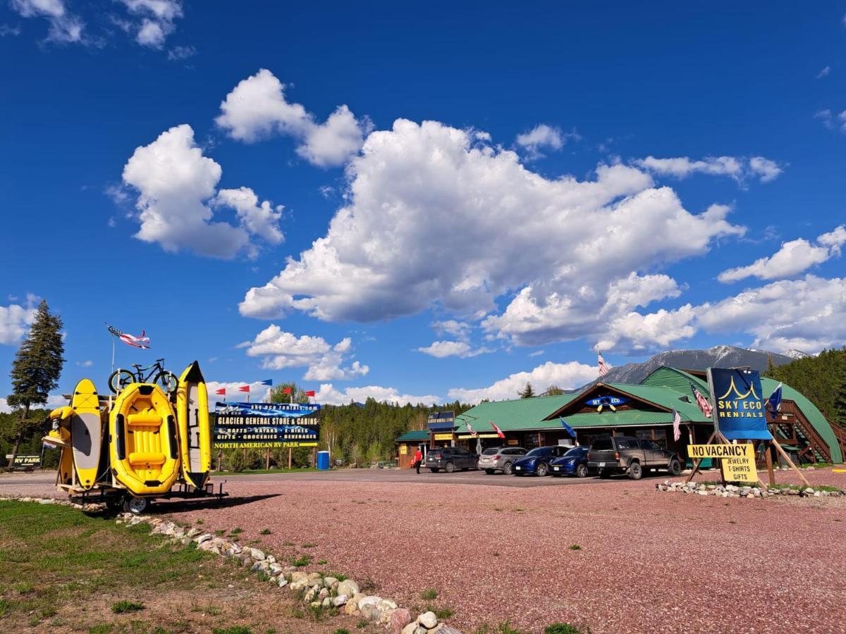 Sky Eco - Glacier General Store And Cabins Coram Eksteriør bilde